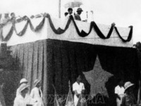 Ngày 2/9/1945, tại Quảng trường Ba Đình lịch sử, Chủ tịch Hồ Chí Minh đọc Tuyên ngôn Độc lập,  khai sinh nước Việt Nam Dân chủ Cộng hòa. Ảnh: Tư liệu TTXVN