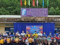 Chương trình "Khăn hồng tình nguyện-Xuân yêu thương" tại xã Phước Trà, gắn với hoạt động kỷ niệm 55 năm Ngày Bác Hồ đến thăm và nói chuyện tại Đại hội thi đua các Đội Thanh niên xung phong chống Mỹ cứu nước