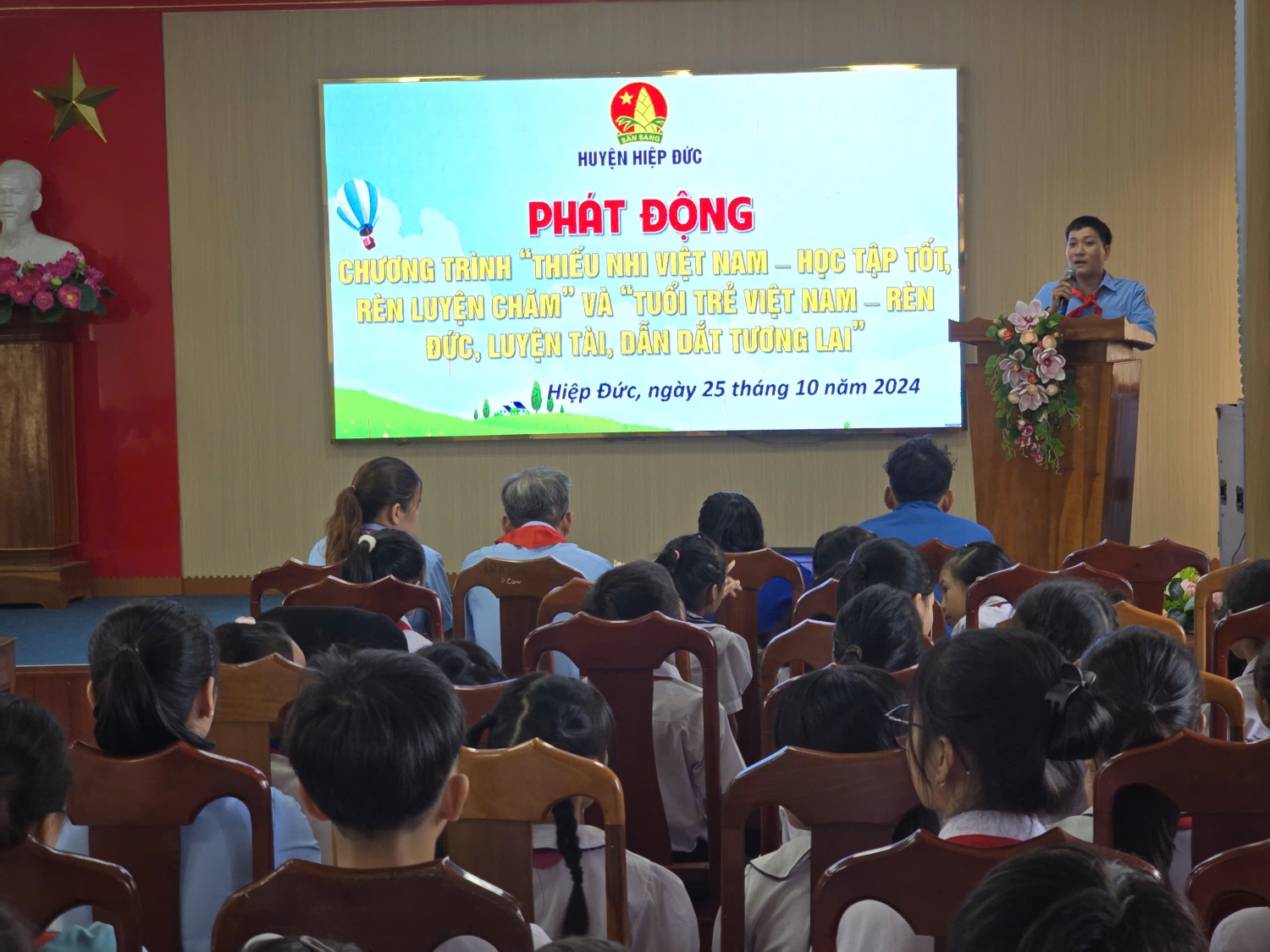 MÔ HÌNH HOẠT ĐỘNG TƯ VẤN HƯỚNG NGHIỆP VÀ TRẢI NGHIỆM NGHỀ NGHIỆP CHO ĐỘI VIÊN LỚN THÔNG QUA CHƯƠNG TRÌNH “TUỔI TRẺ VIỆT NAM, RÈN ĐỨC LUYỆN TÀI, DẪN DẮT TƯƠNG LAI” NĂM HỌC 2024 – 2025