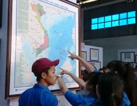 trien-lam-Hoang-Sa-Truong-Sa-2.jpg